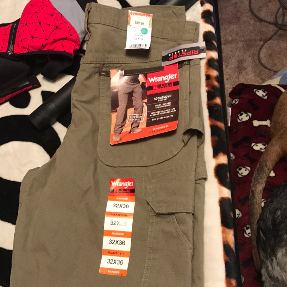 Men's wrangler khaki pants